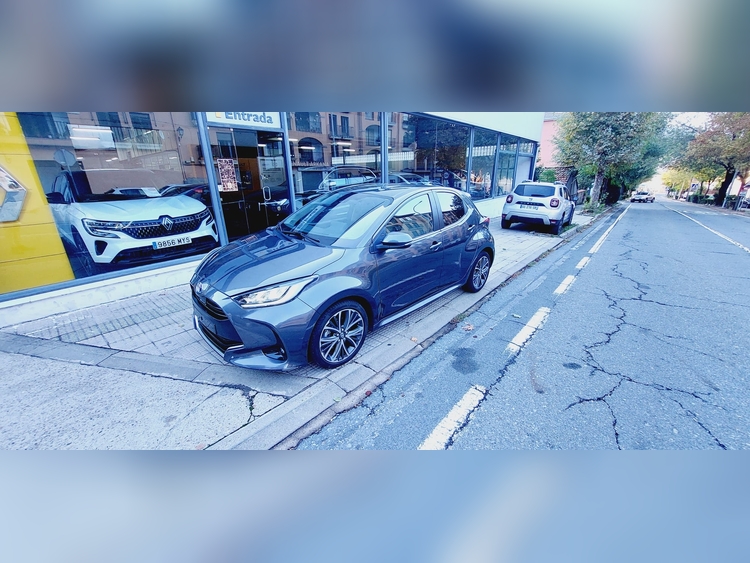 Toyota Yaris 116 cv hyb foto 10